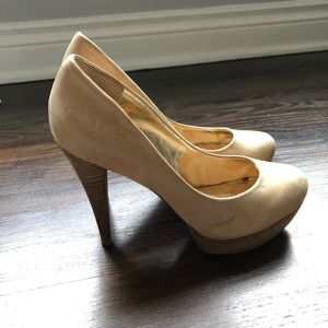 Guess Pumps